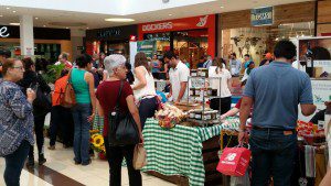 Oferta incluye brownies de aguacate, mermeladas, panes, café, conservas artesanales y patacones. 