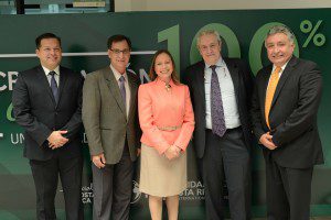 Es la primera universidad pública o privada en el país que asume este compromiso con la calidad.