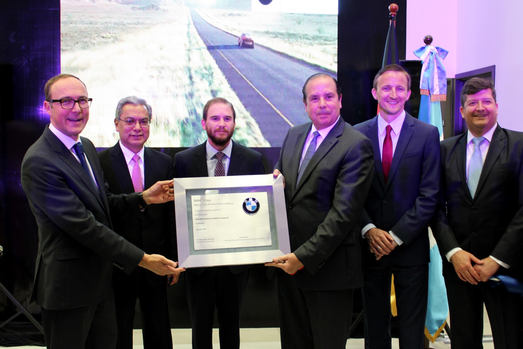BMW conmemora su centenerio con nueva agencia en Guatemala