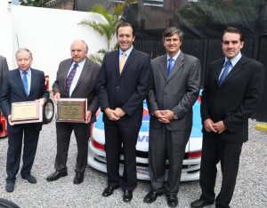 Jean Todt, presidente FIA, José Abed, vicepresidente FIA, Pedro Cofiño, presidente Automóvil Club Guatemala, Juan Carlos Botrán, director de Seguridad Vial Automóvil Club Guatemala y Mauricio Roque, vicepresidente Automóvil Club Guatemala.