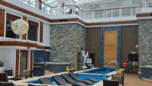 El barco llegó con una capacidad promedio de 5.200 entre tripulantes y pasajeros.