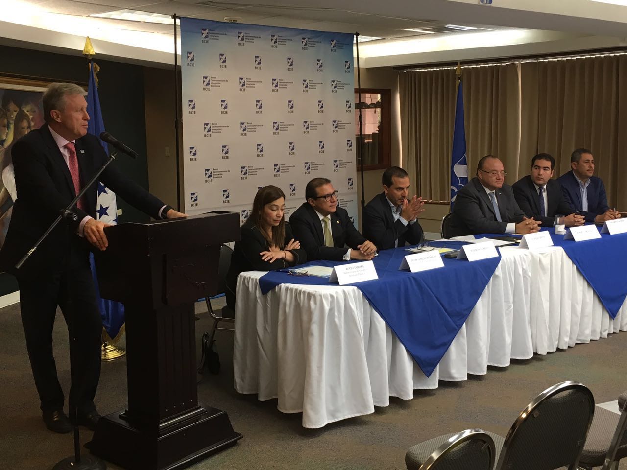 BCIE otorga US$57.4 para reforzar el desarrollo y la integración regional de Honduras
