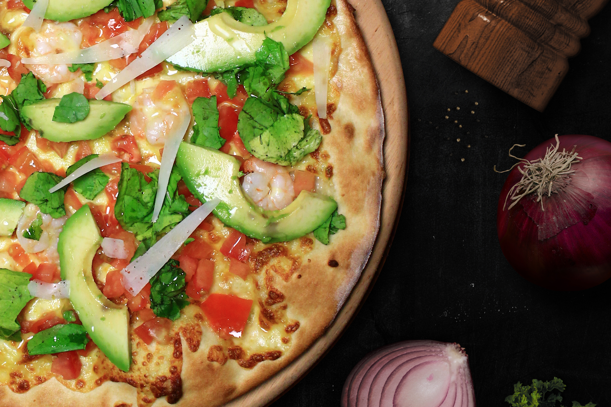 Un festín de Pizzas y cervezas artesanales