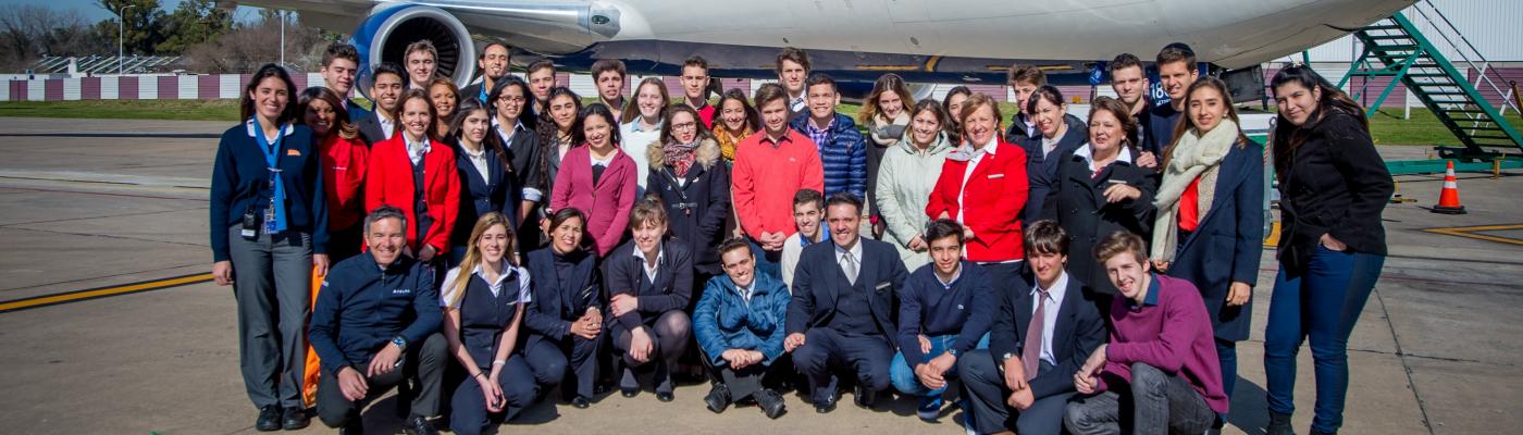 Delta Air Lines fortalece su asociación con Junior Achievement Américas para inspirar a la juventud