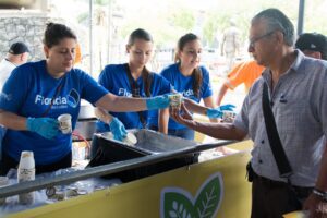 Por la compra de cada producto, la empresa social donará un plato de comida a organizaciones sociales.