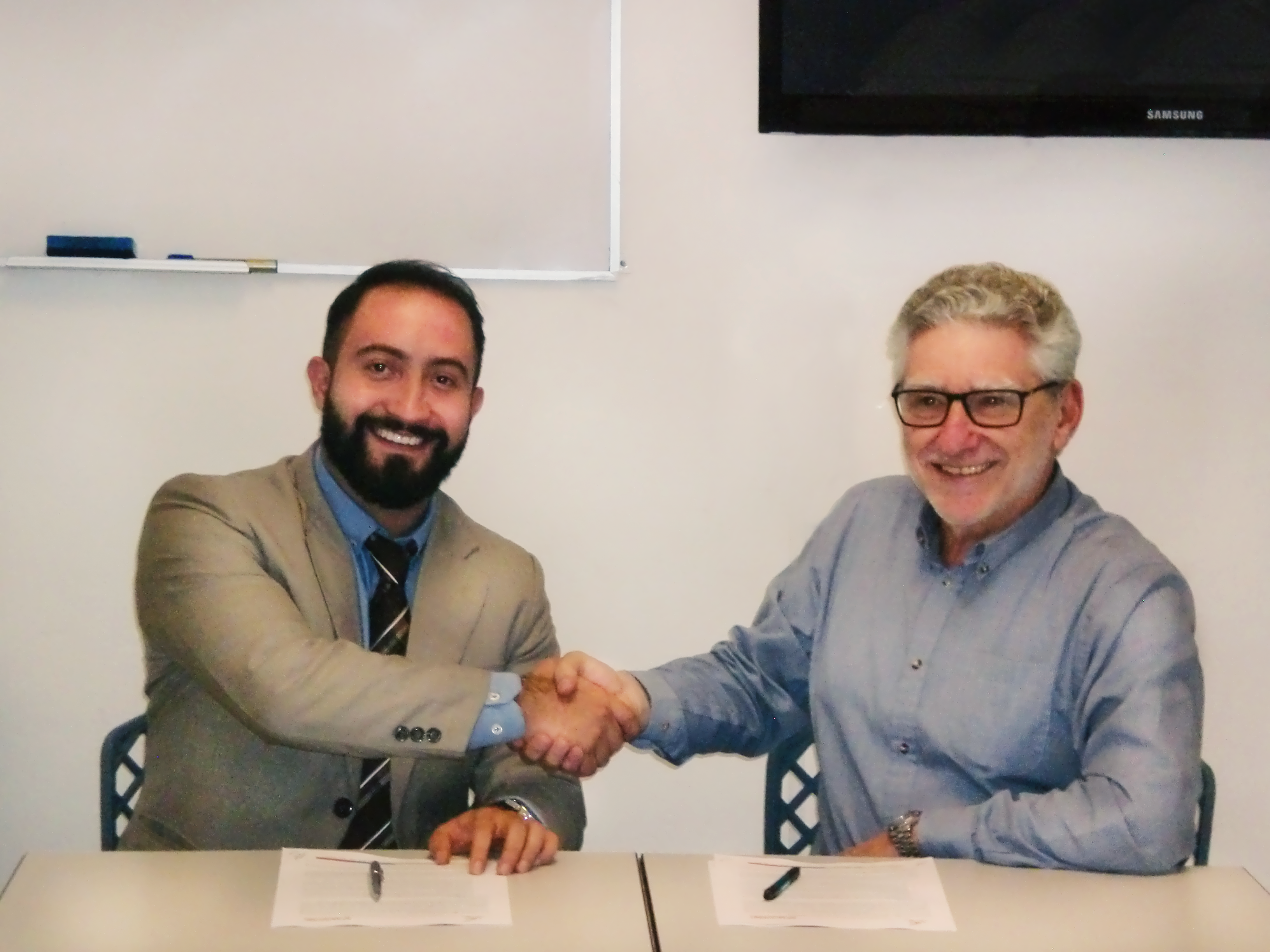 Universidad Cenfotec y Programa Semilla firman convenio