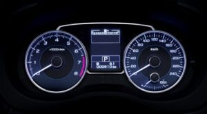 No conduzca en altas revoluciones. 