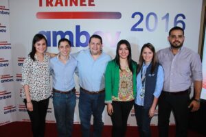 Hilda Rodas, Roberto Morales, Alejandro Prado, Michelle Aguilar, Gabriela Gularte y Carlos Duarte. 