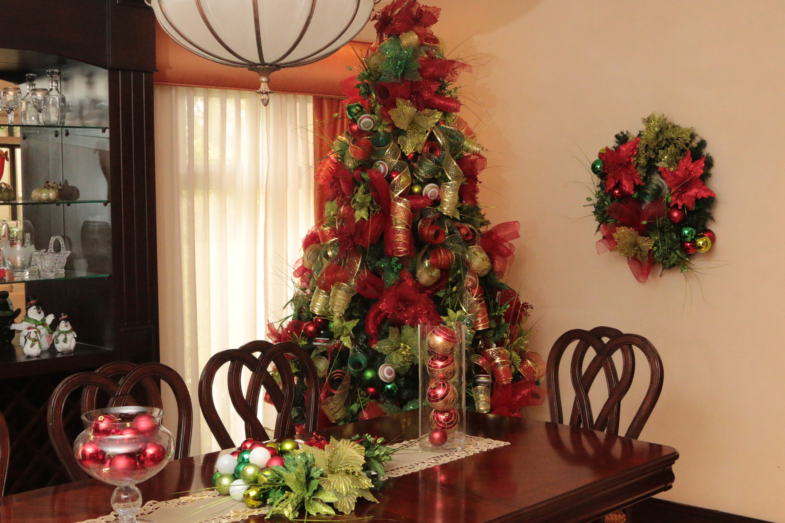 Color y brillo son la tendencia en decoración para Navidad