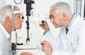 El Edema Macular Diabético es más frecuente en pacientes con un mal cuidado de la glucosa.