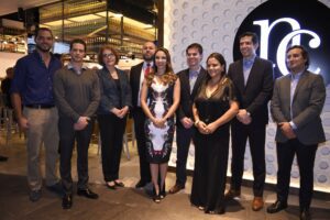 Walter Maul de EcoDesign, Juan Manuel Brolo de Gramarq, Sara Ruiz de La Torre, Rafael Menéndez de Refripro, Mara Corado, directora general de NuChef Distrito Gastronómico,  Luis Palma de Whirlpool, Bereniz de Urrea de Hornos Urrea, Arturo González de Electrolux y Raúl Ricci de Idea Italia.  