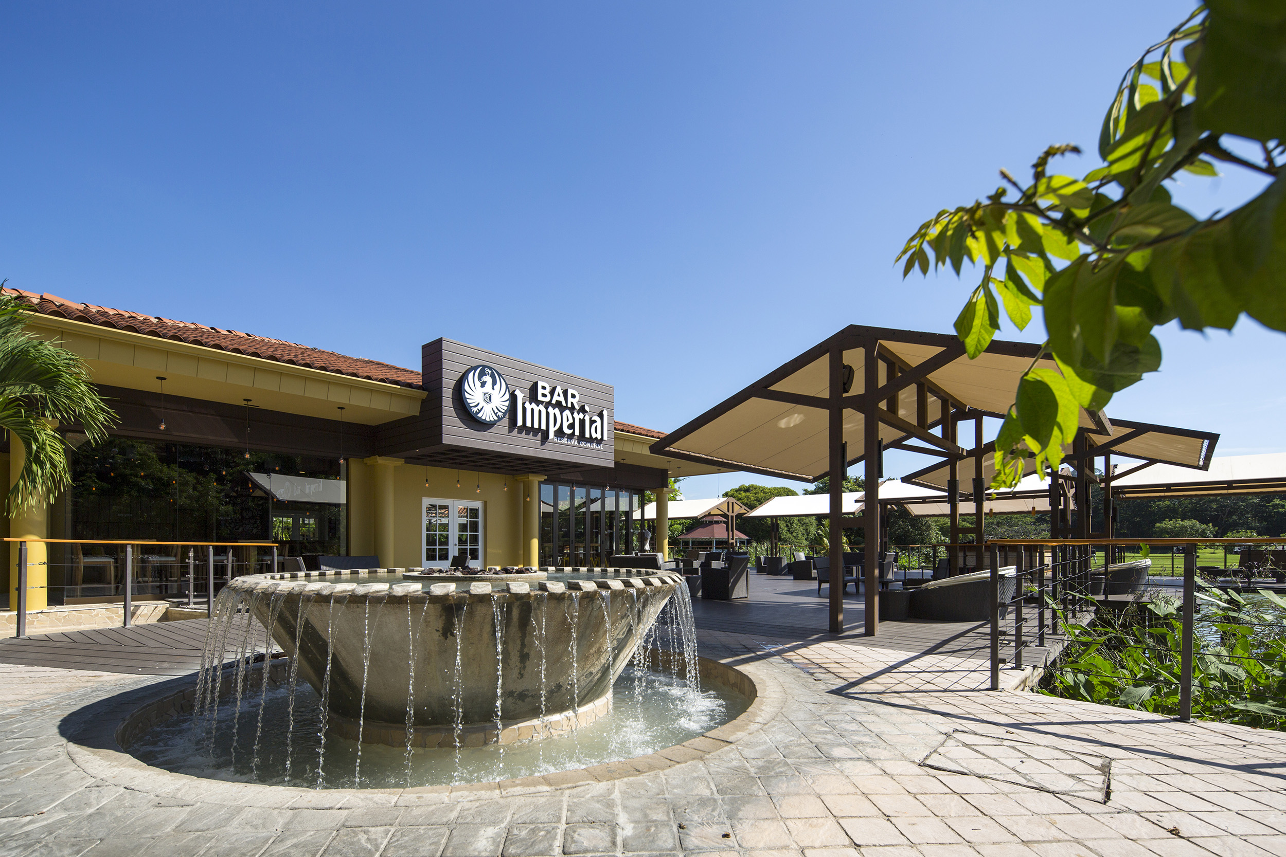 Nuevo Bar Imperial en Playa Conchal