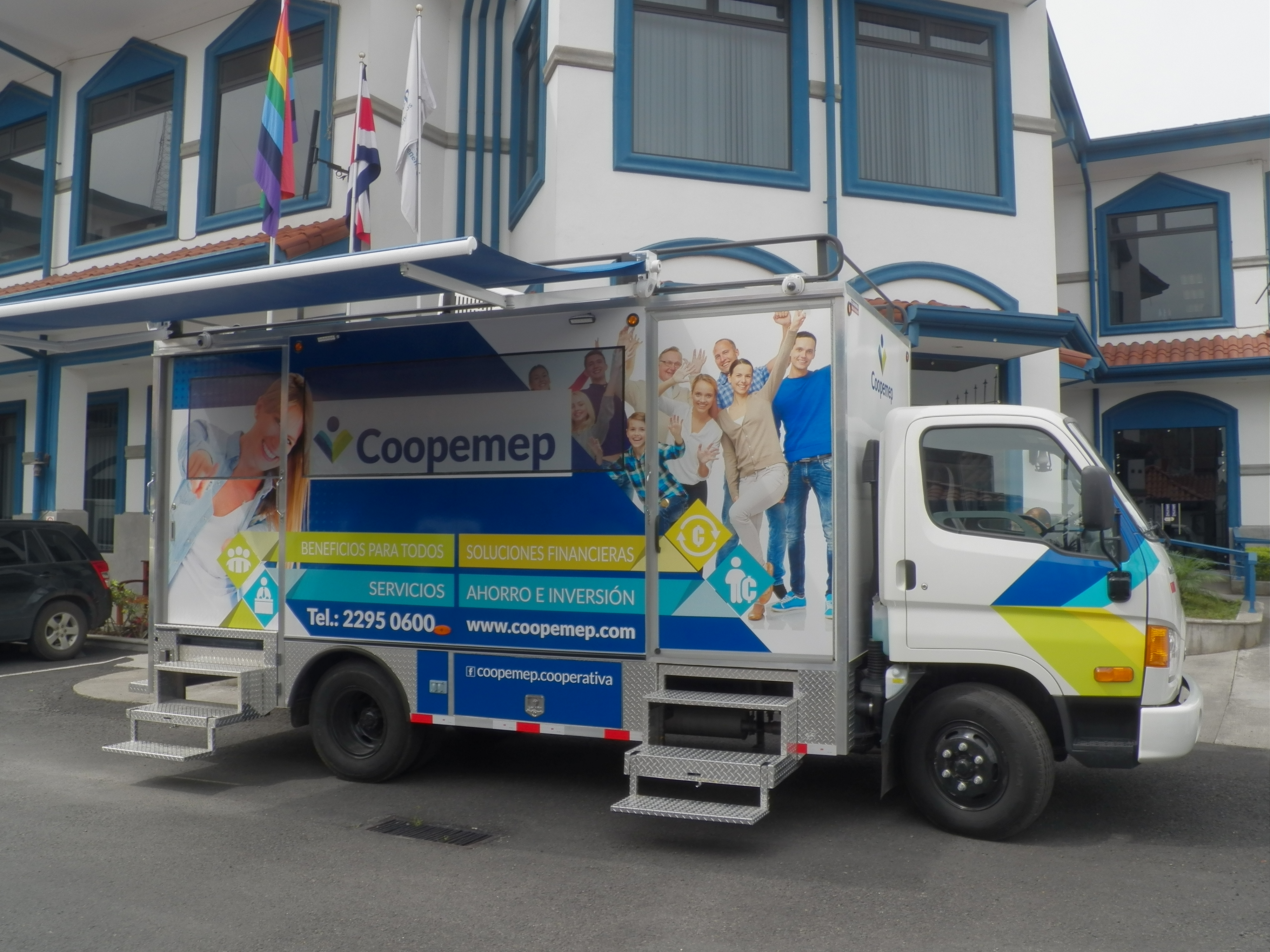 Coopemep presenta nuevo oficina móvil