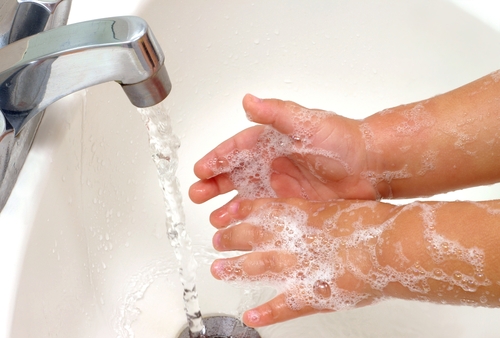 Prevenga enfermedades en los niños con un correcto lavado de manos