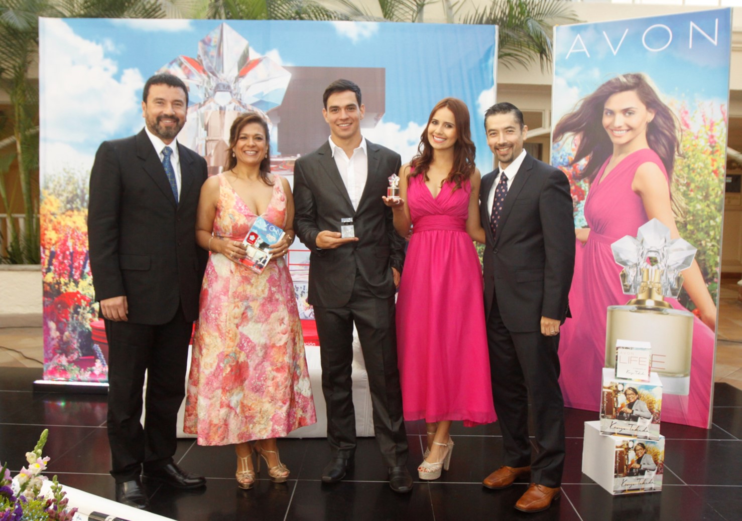 Avon lanza Avon Life en colaboración con Kenzo Takada