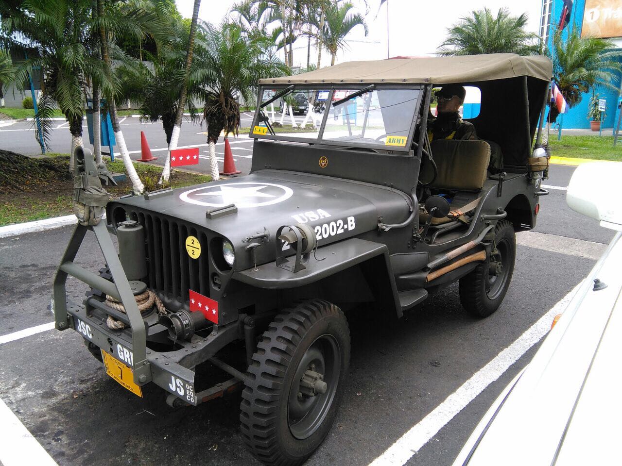 Lincoln Plaza festejará a papá con exhibición de Autos Militares