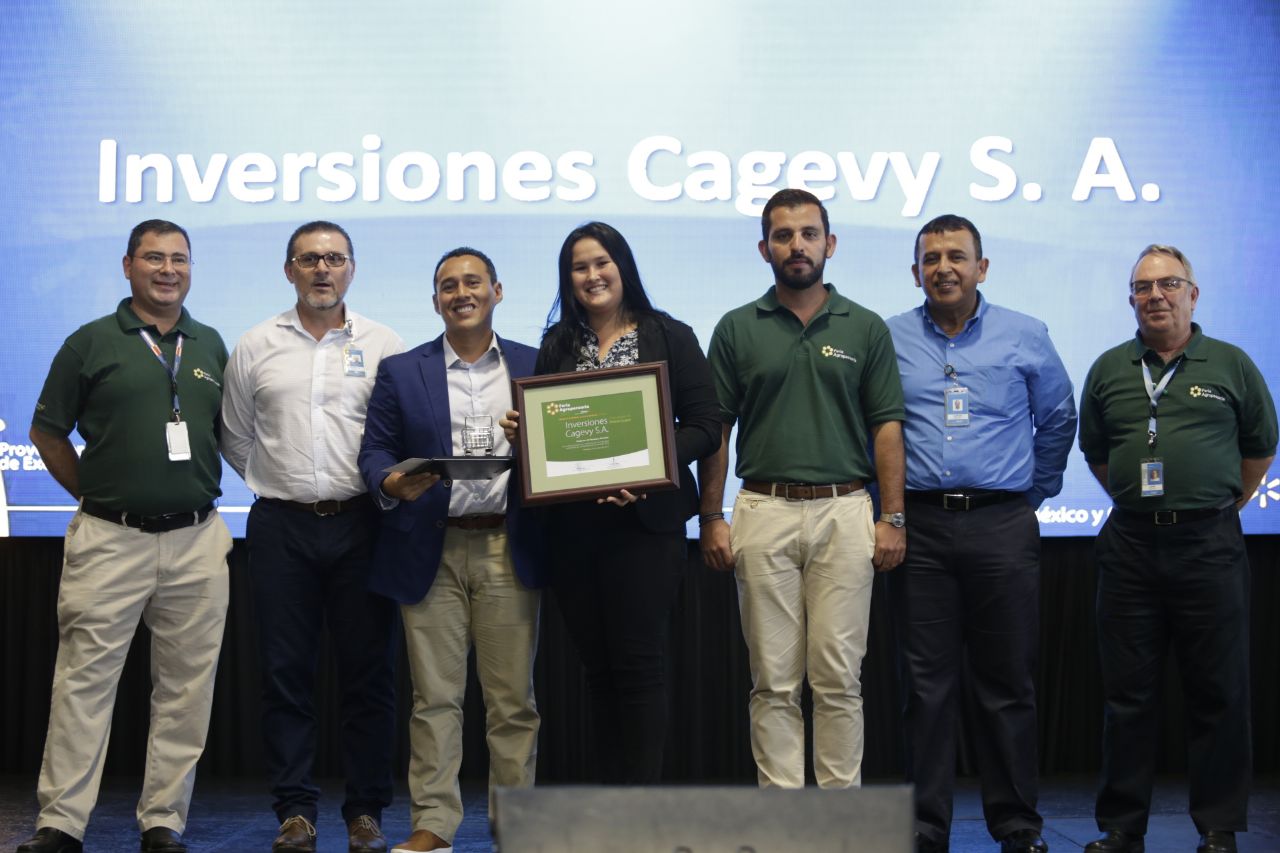 Walmart duplicará sus compras a productores agropecuarios costarricenses