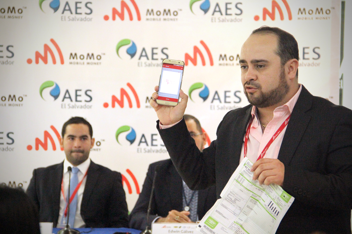 AES El Salvador y Mobile Money (MoMo) crean alianza comercial
