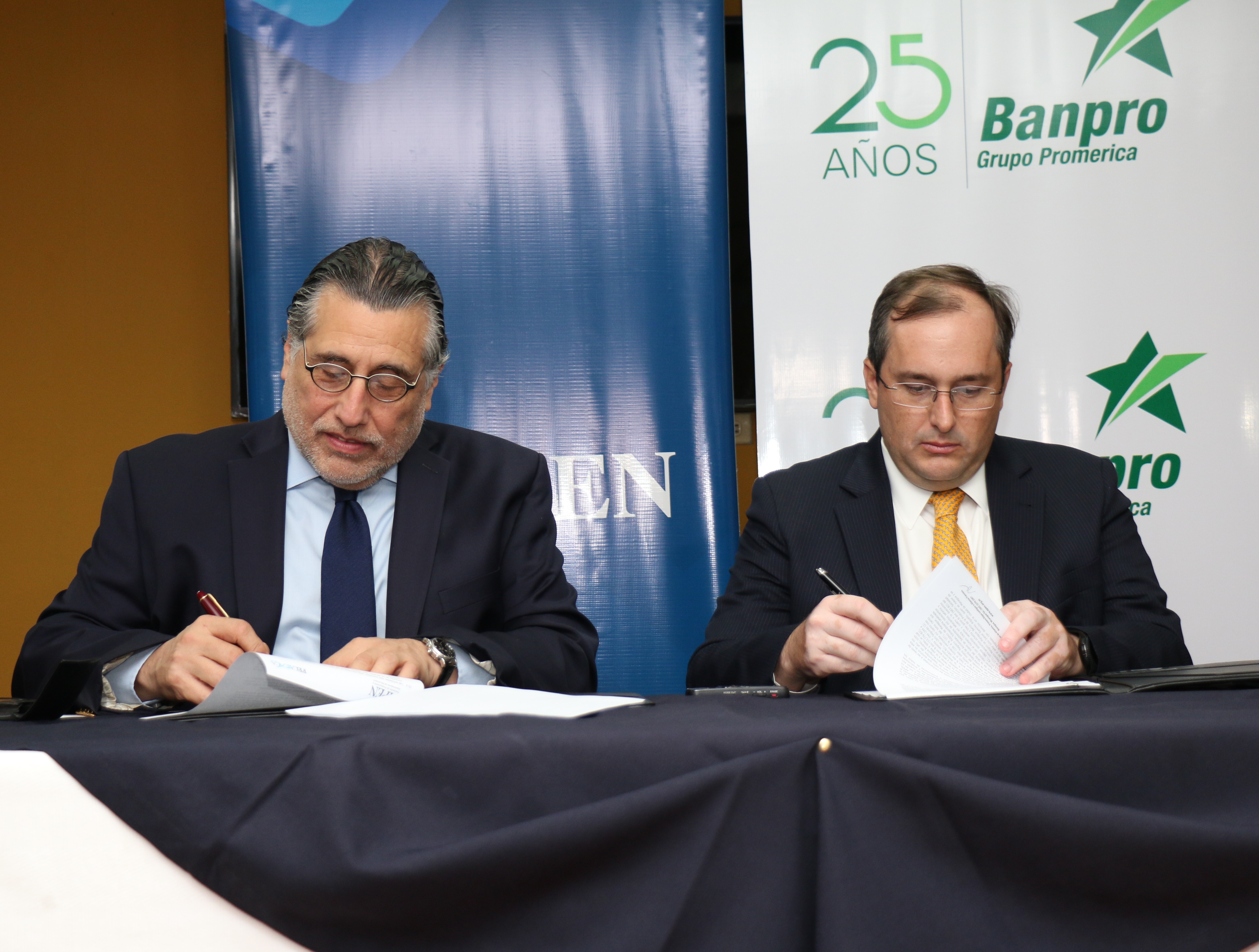 APEN y Banpro firman convenio de cooperación