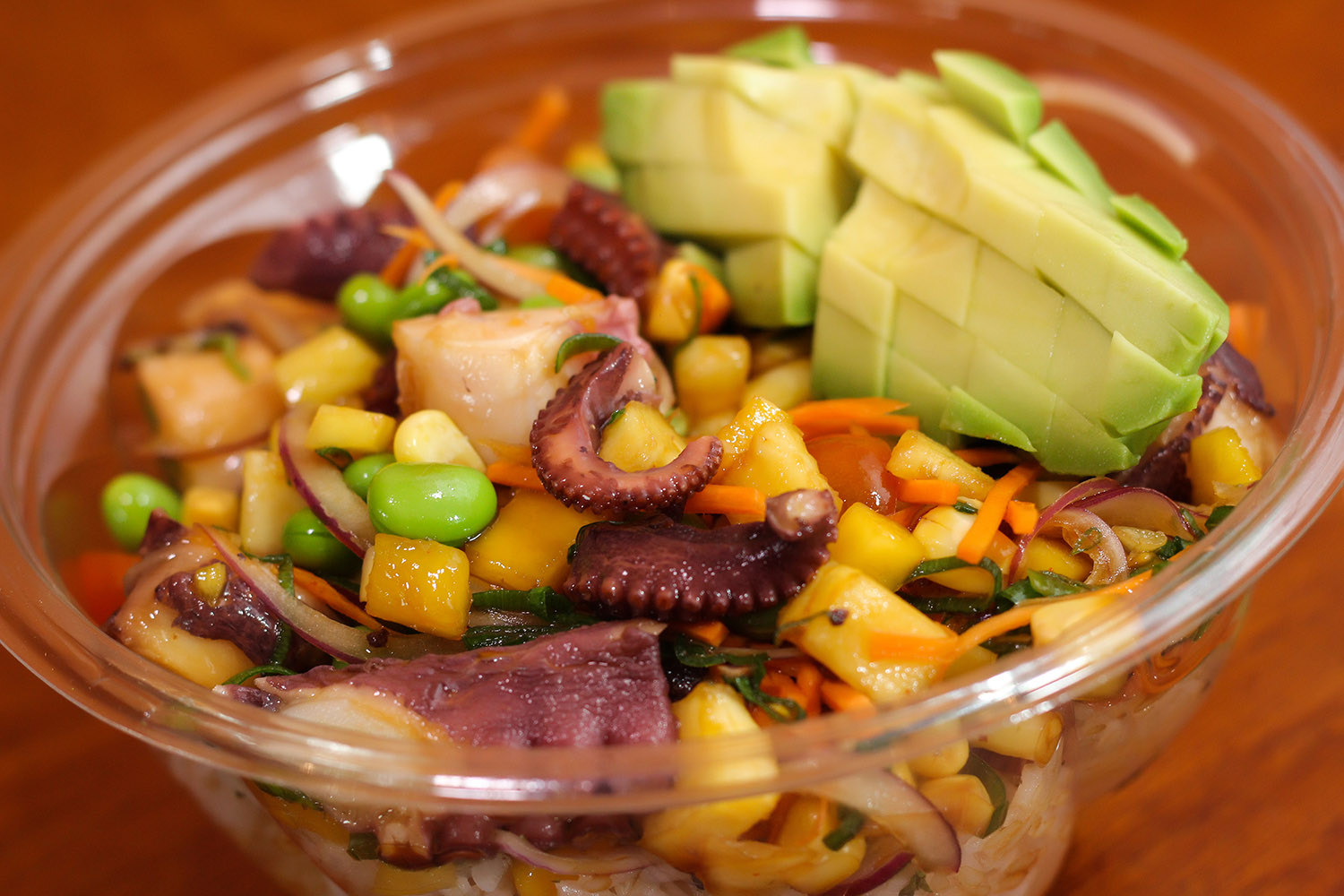 ¡Poke conquista el paladar con comida hawaiana!