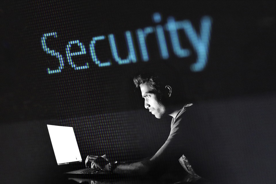 Conversatorio sobre el cibercrimen y cómo protegerse