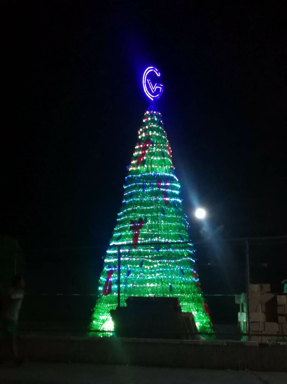 Vidrio da brillo e ilumina la Navidad guatemalteca