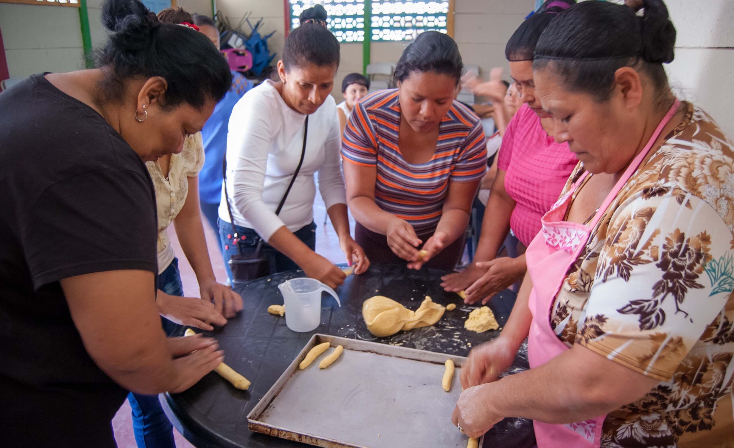 Stein Corp impulsa iniciativa a favor de mujeres en riesgo social