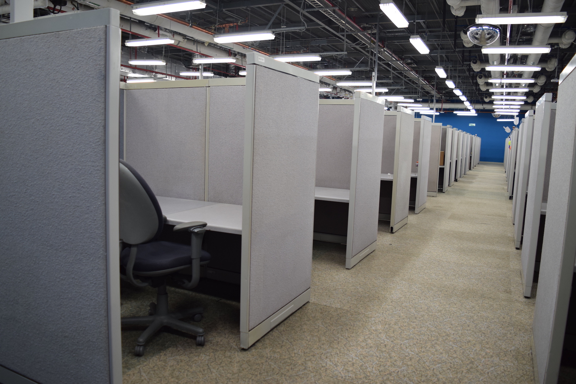 Intel dona mobiliario de oficina al Instituto Mixto de Ayuda Social