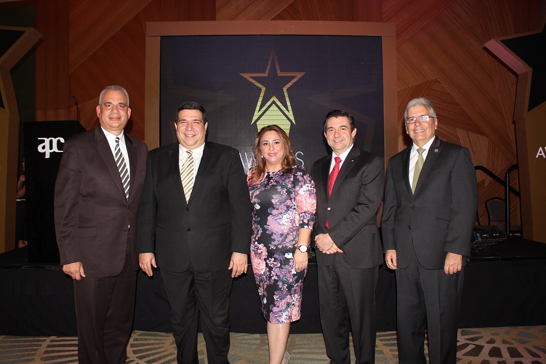 APC Intelidat reconoce a empresas del sector comercial y financiero de Panamá