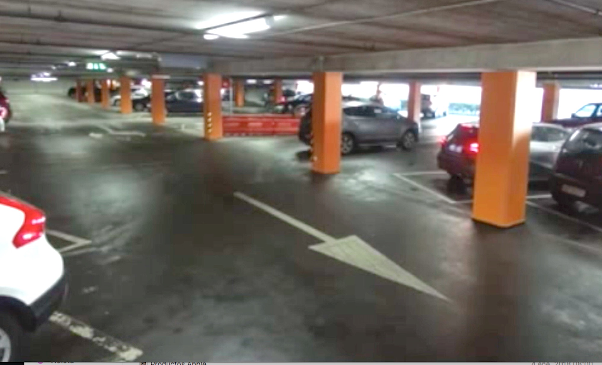 Las columnas de los parqueos se mueven