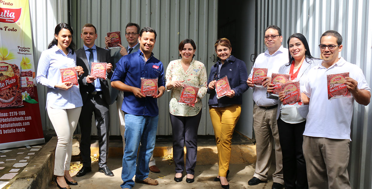 KFW y BCIE visitan proyectos verdes de Banpro