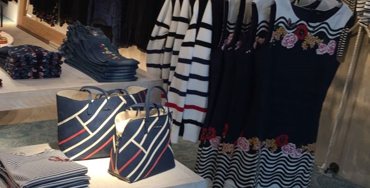 El azul, el rosa y las transparencias con estampados son la tendencia esta temporada