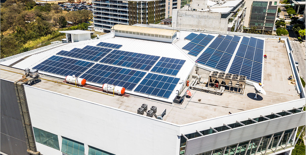 495 paneles solares de alta tecnología llegan a Avenida Escazú