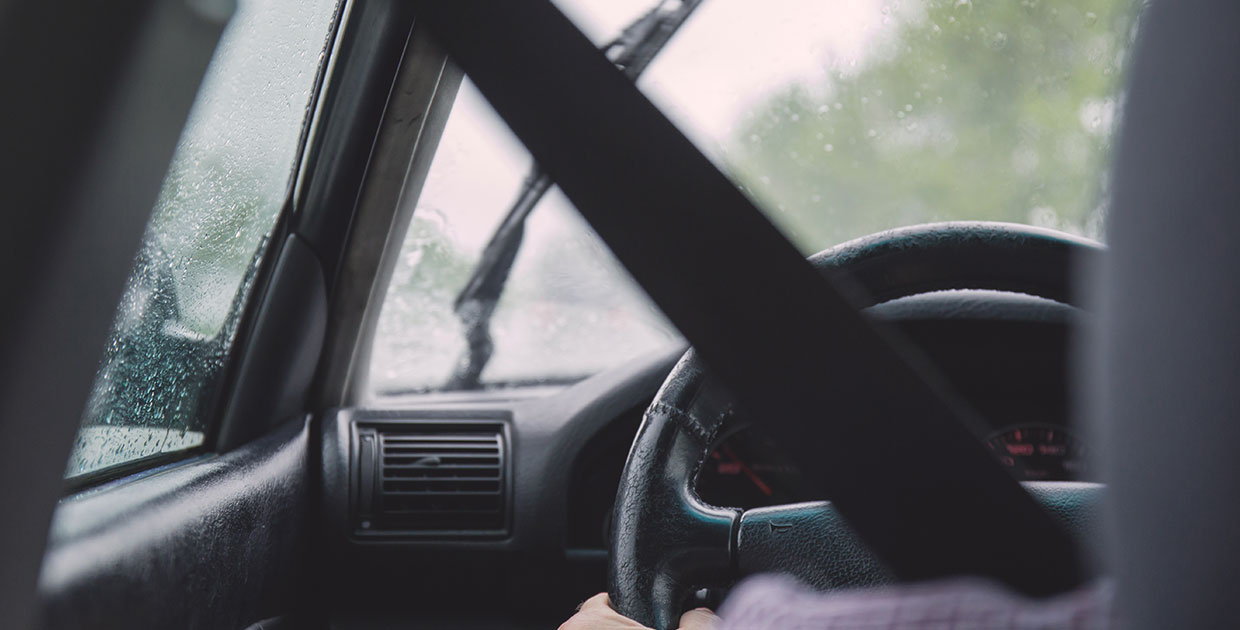 Errores de conducción aceleran accidentes viales en época lluviosa