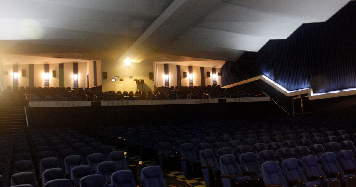 Cine Magaly estrena dispositivos para usuarios con problemas auditivos