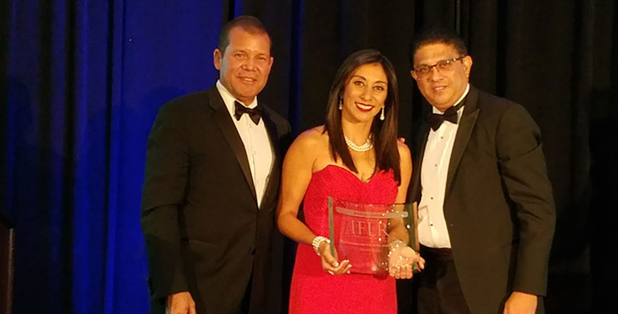 García & Bodán Honduras recibe el premio de Firma del Año