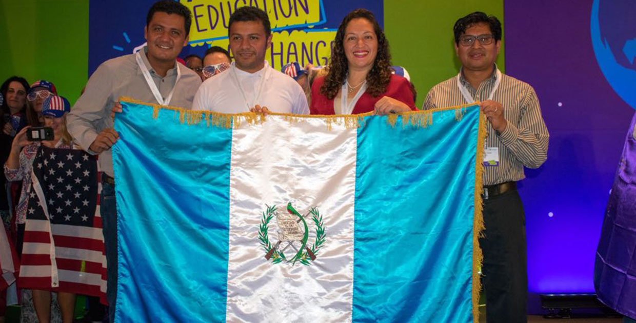 Docentes guatemaltecos innovadores son reconocidos en Singapur
