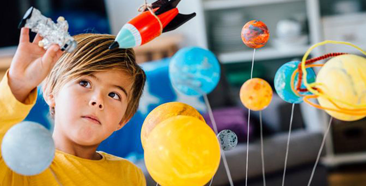 Un viaje al espacio les espera a sus hijos en Lincoln Plaza