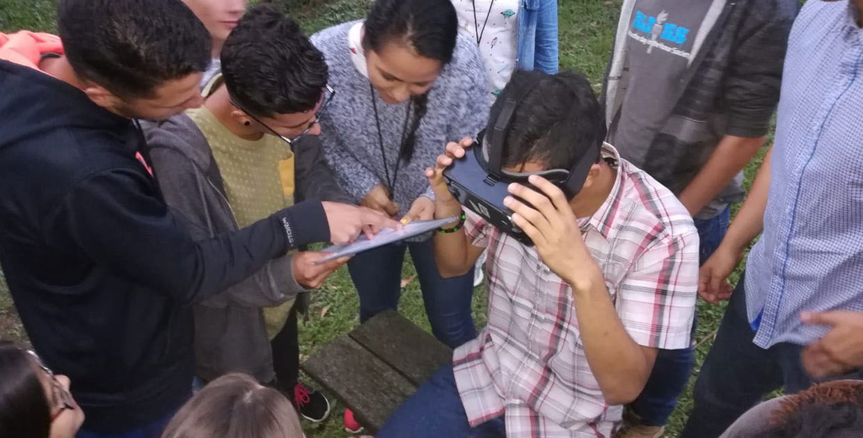 Campamentos implementan la realidad virtual con  estudiantes de colegios técnicos