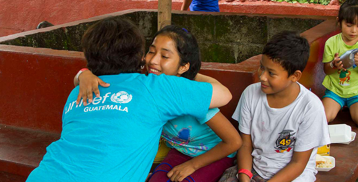 Unicef apoya a la infancia guatemalteca, a un mes de la erupción del Volcán de Fuego