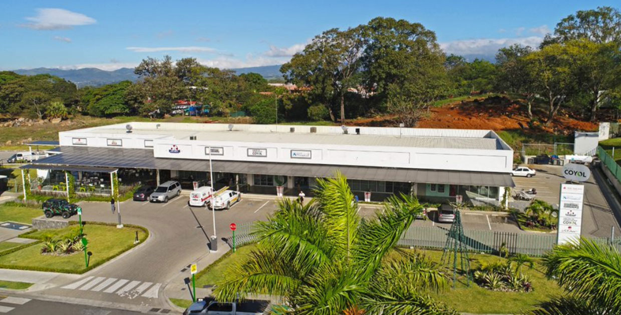 Plaza Coyol dejó de utilizar 24.000 pajillas en un año