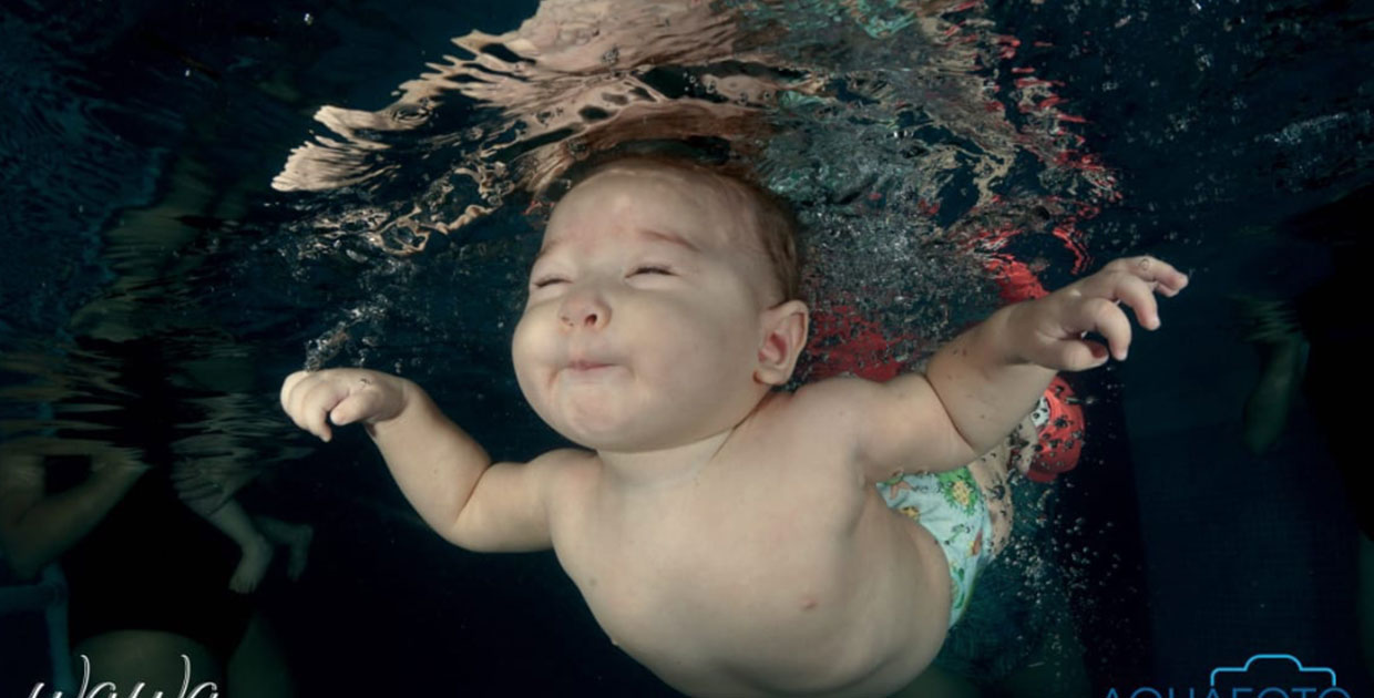 Exitosa metodología internacional enseña a bebés a sobrevivir en el agua en Costa Rica