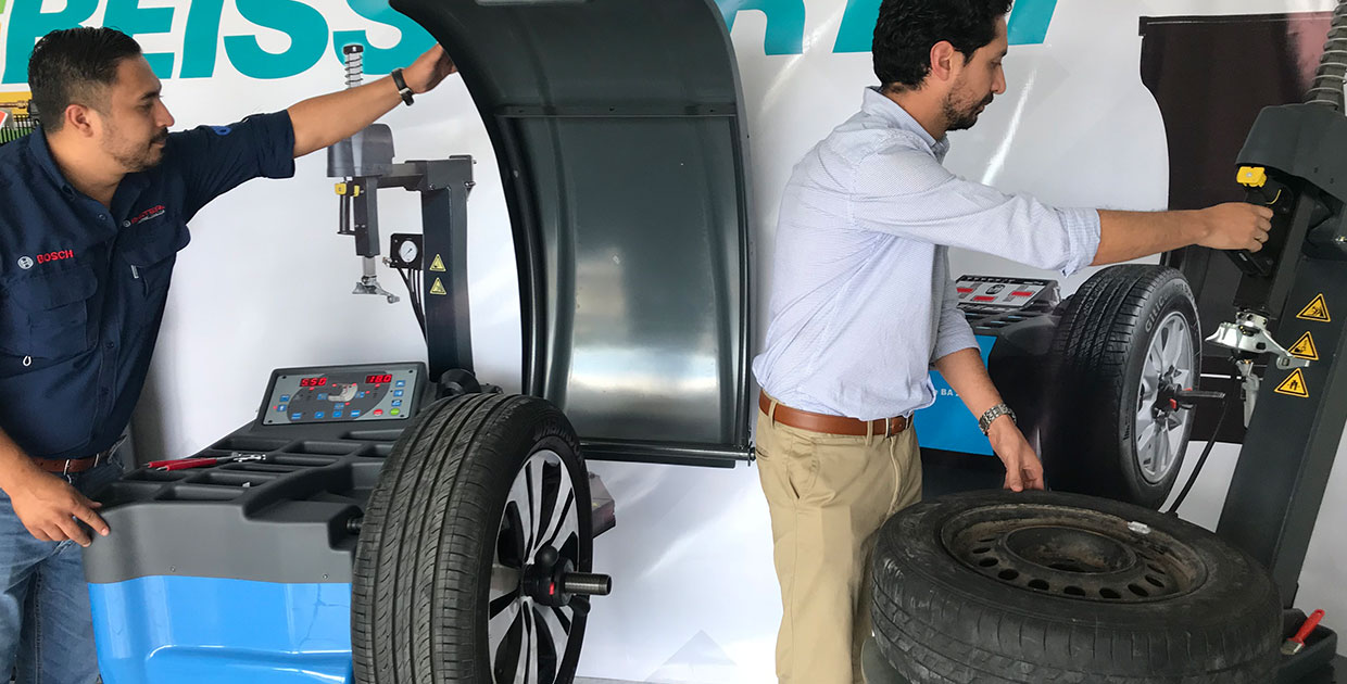 Master Auto Bosch firma alianza para fortalecer el mercado automotriz guatemalteco