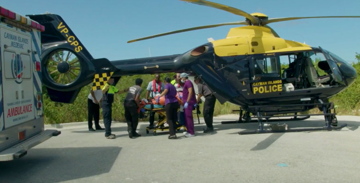 Cirugía de emergencia en hospital de Gran Caimán  salva la vida de hondureña
