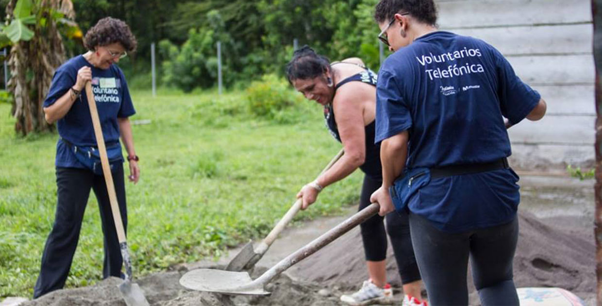 Voluntarios de Telefónica donan sus vacaciones para hacer proyectos sociales en Panamá