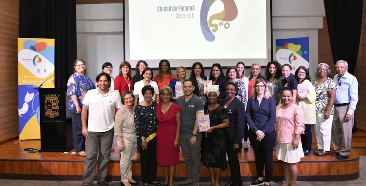 Entregan publicaciones de Biblioteca 500