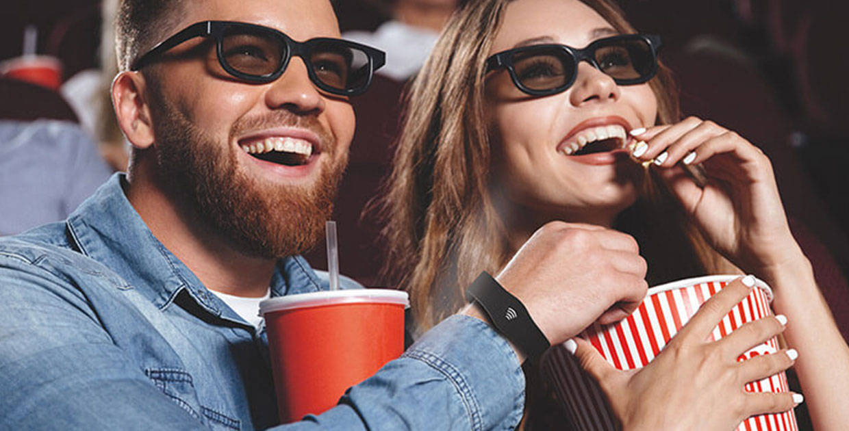 Compre por medio de una pulsera