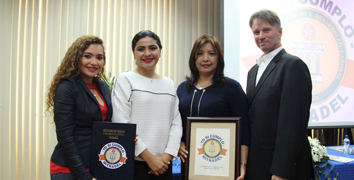 La Casa de las Baterías “Sí Cumple” con sus trabajadores