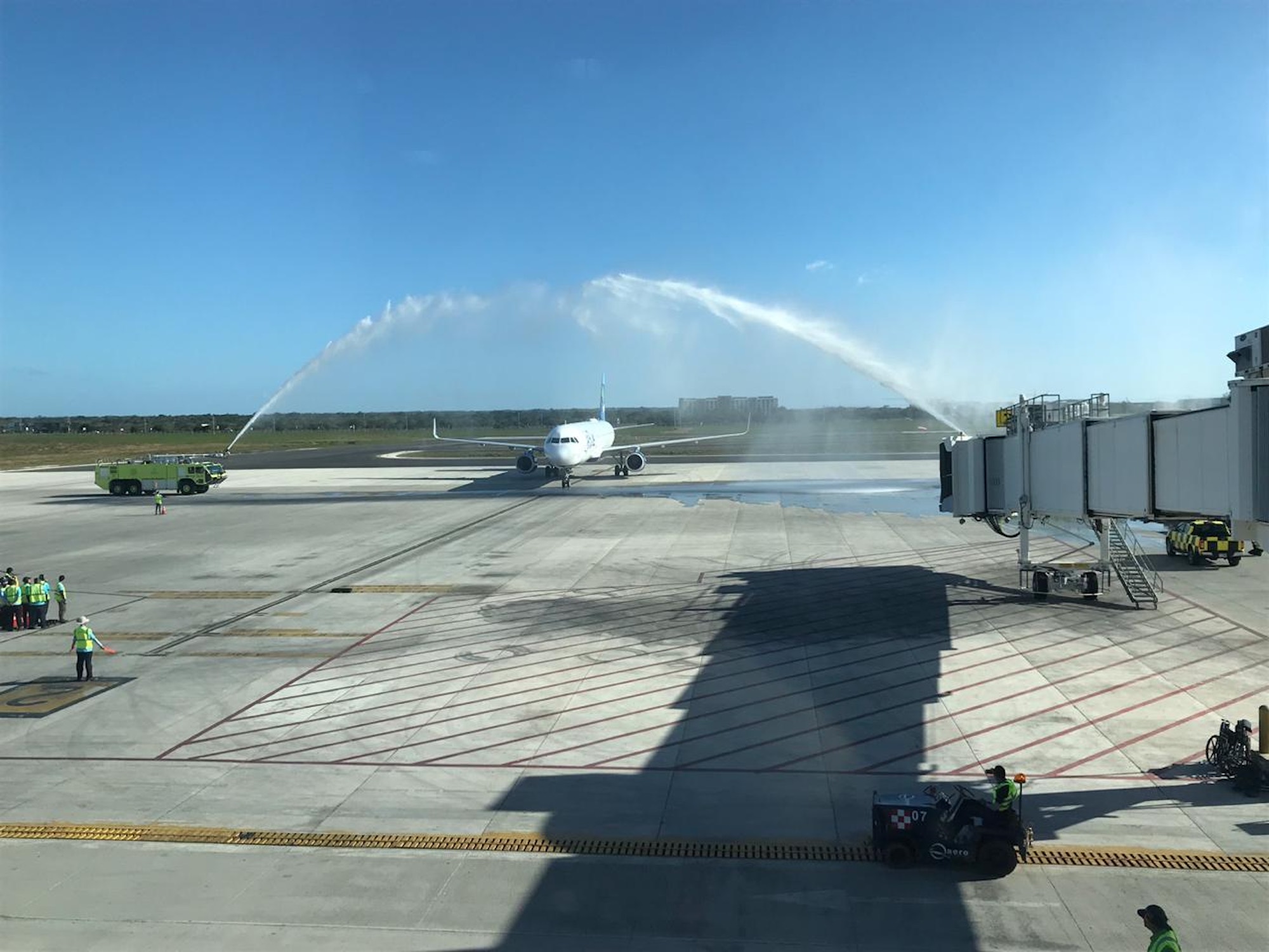 Liberia se convirtió en primera ciudad latinoamericana en recibir vuelo JetBlue con servicio Mint