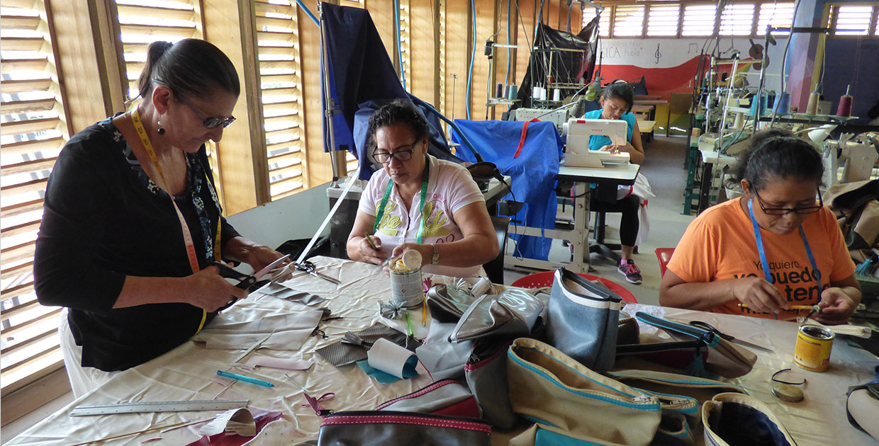 Contribuya con el mantenimiento de la CuevadeLuz de la Fundación Sifais